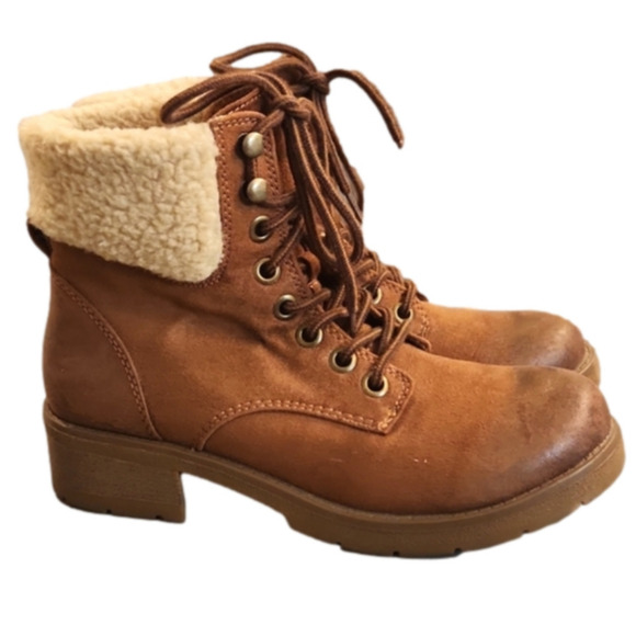 WOMENS Mossimo lace up brown sherpa boots size 8. - Picture 1 of 16